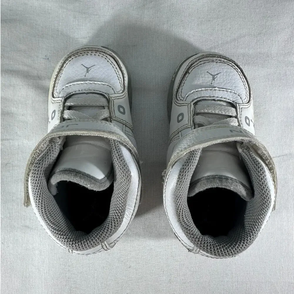 Nike Jordan Flight 23 White Infant Toddler 6C Elastic Sneaker